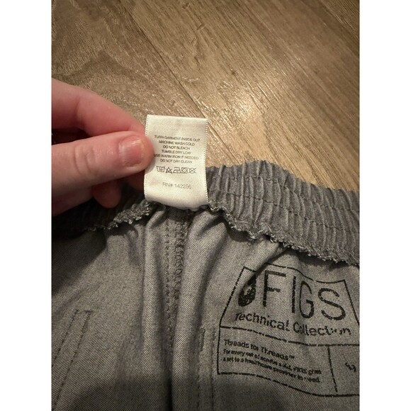 Figs Technical Scrubs Set Top Pants Gray Size M - Picture 10 of 16